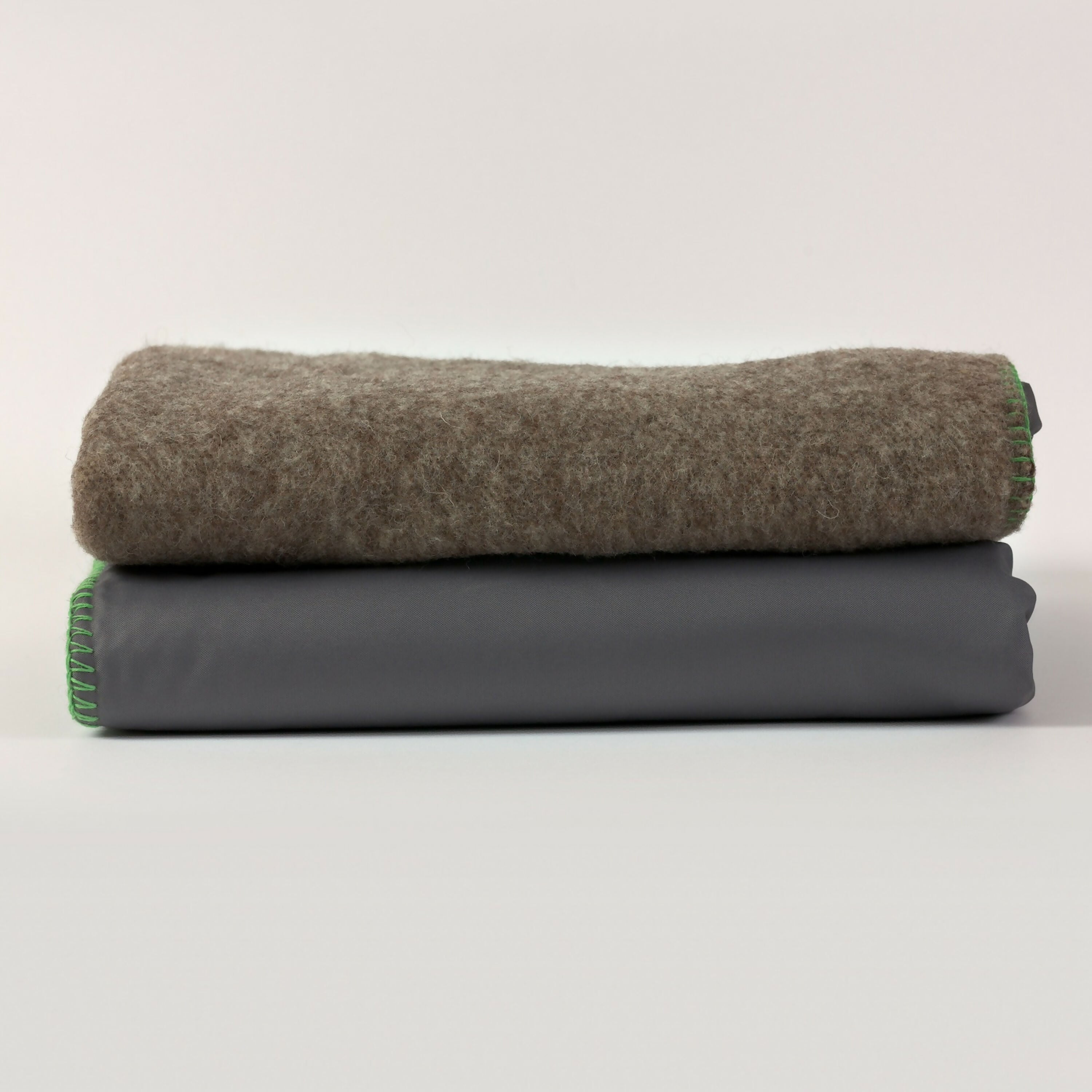 plaid_pique_nique_gris_midipy copie | EMPREINTES Paris