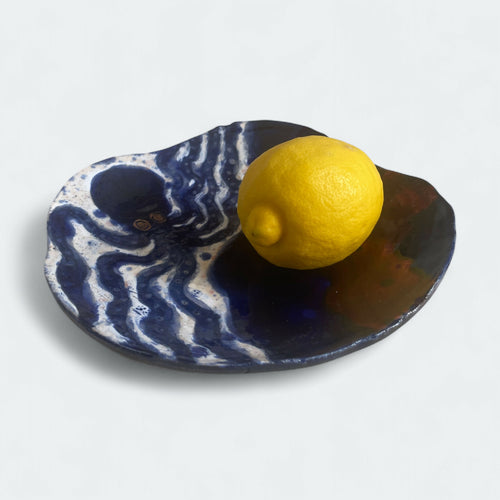 plat_au_poulpe_bleu_emmanuelle_mellot_kristy_ceramiques copie | EMPREINTES Paris - EMPREINTES Paris