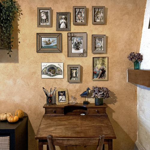 Photomontage - Petite vitrine Fillette aux chats #1 | EMPREINTES Paris - EMPREINTES Paris