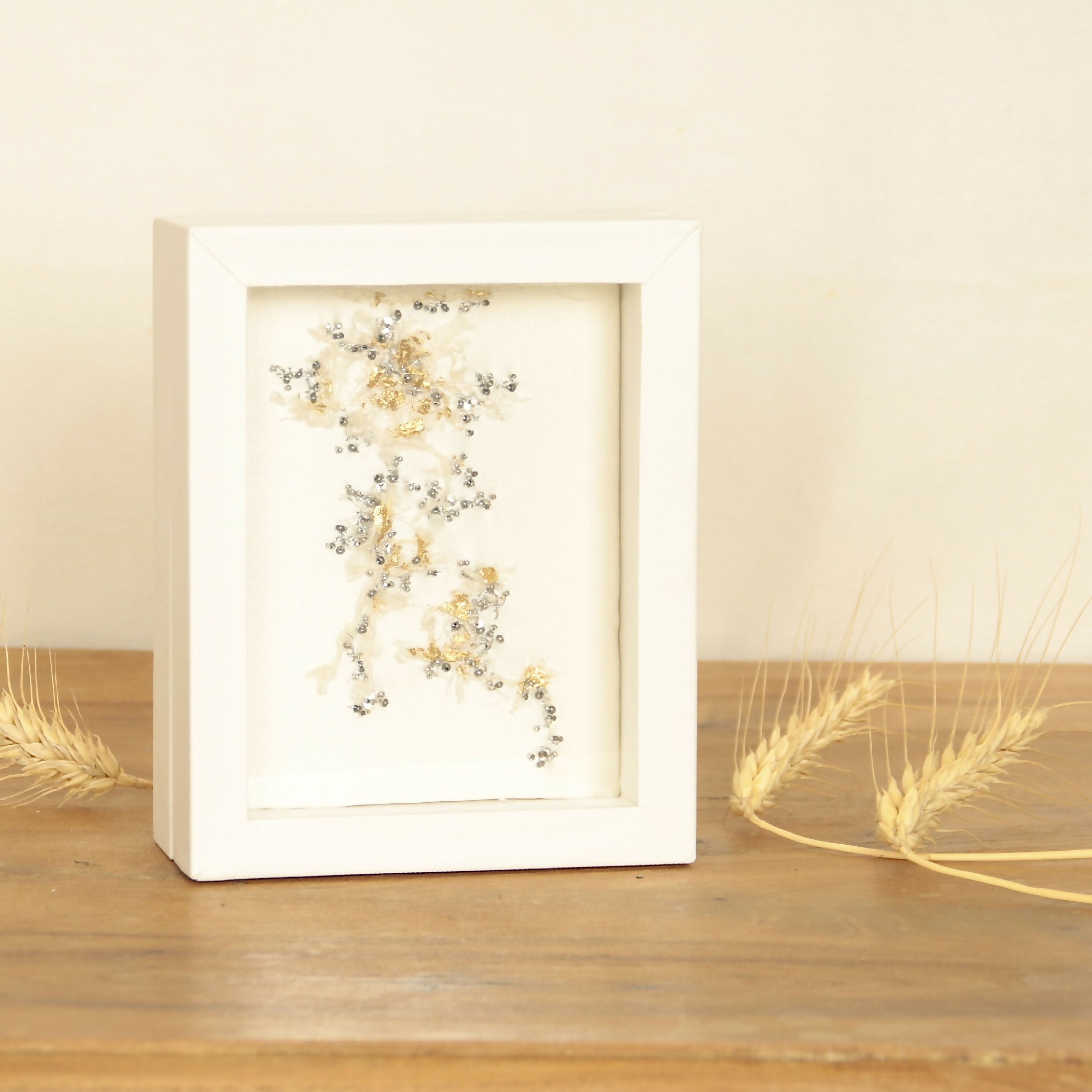 tableau_textile_fragment_de_haute_couture_i_virginie_parrot copie | EMPREINTES Paris