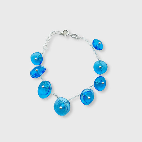 bracelet_en_perles_en_verre_bleu_monte_sur_une_chaine_en_argent_lathoumetie_helene copie | EMPREINTES Paris - EMPREINTES Paris