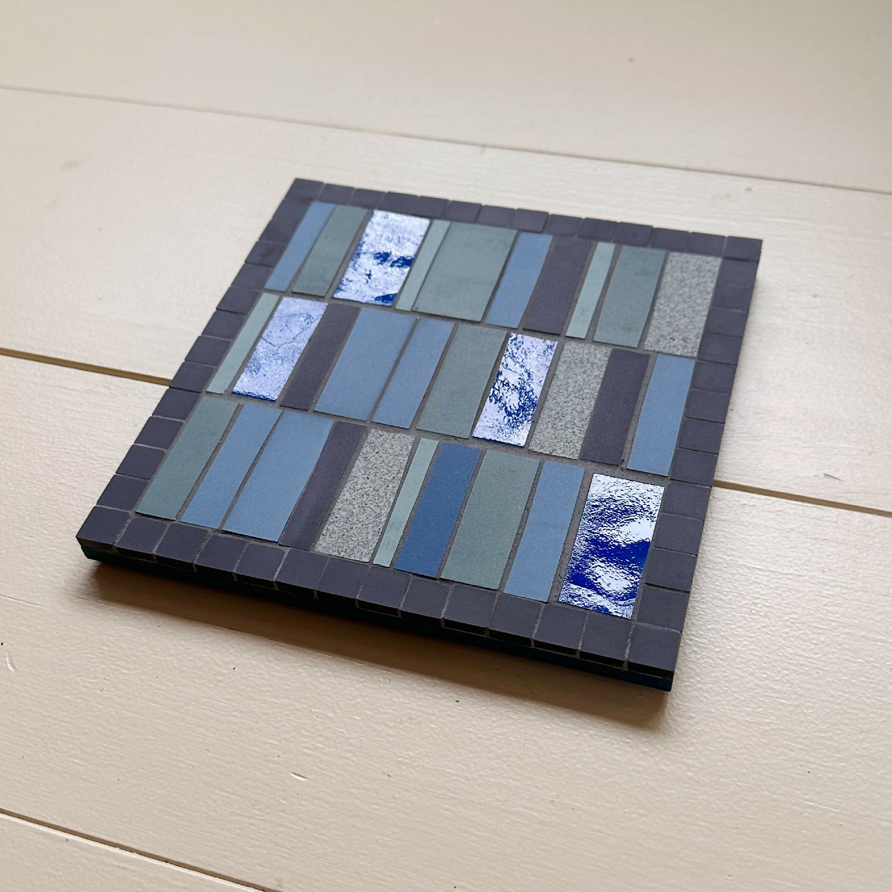 dessous_de_plat_mosaique_briquettes_bleu_vert_anis_et_celadon copie | EMPREINTES Paris