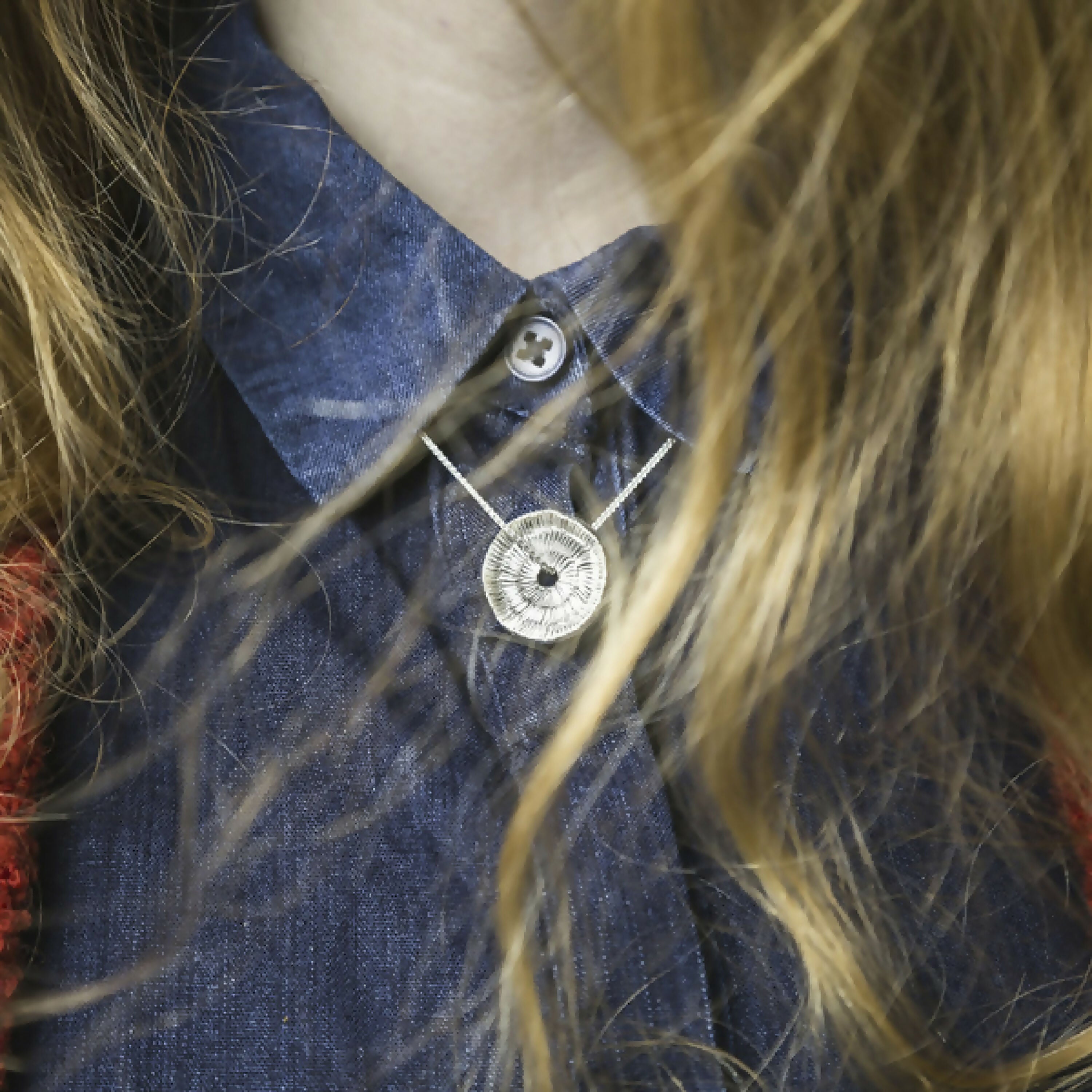 Collier en argent massif, Pendentif inspiré par les rondelles de bois | EMPREINTES Paris