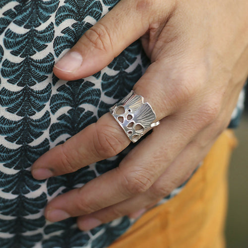 Bague réglable de la collection Corolle, inspirée des fleurs | EMPREINTES Paris - EMPREINTES Paris