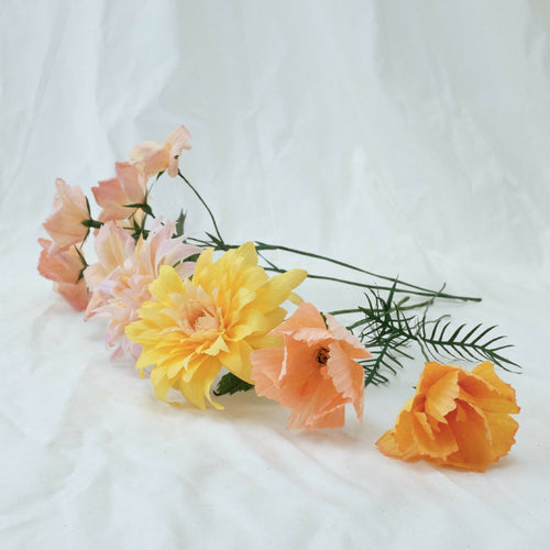 Bouquet de fleurs en papier tons roses & jaunes : deux dahlias, deux cosmos, roses sauvages | EMPREINTES Paris - EMPREINTES Paris