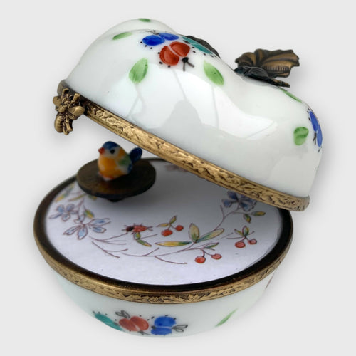cadeau-blanc_decoration-coccinelle_romantique-amoureux_oiseau-chantant_automate_cadeau-amoureux_saint-Valentin_cadeau-naissance_fete-bebe_boite-a-musique_enfantin_noce-de-porcelaine_fete-des-meres_oeuf-faberge_oeuf-collection_collection-classique_cadeau-fin-annee_cadeaux-maitresses_noce-de-porcelaine | EMPREINTES Paris - EMPREINTES Paris