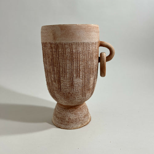 Vase Terracotta texturé à anse et à pied , d'inspiration antique | EMPREINTES Paris - EMPREINTES Paris