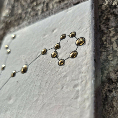 carre_de_pierre_de_lave_emaillee_constellation_du_poisson_les_emaux_de_marie copie | EMPREINTES Paris - EMPREINTES Paris