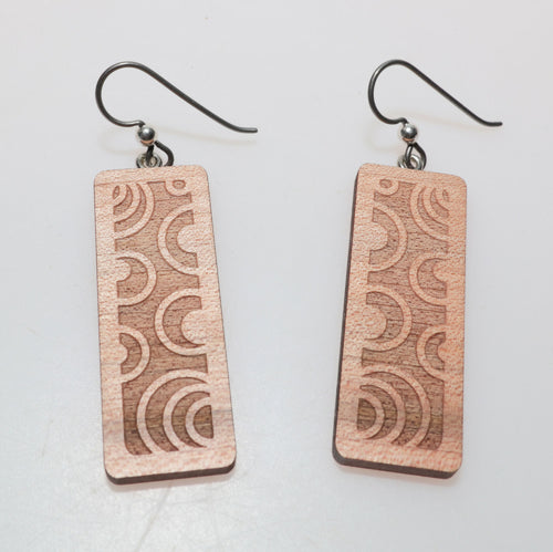 boucles_doreilles_ondes_en_bois_derable_latelier_du_mercantour copie | EMPREINTES Paris - EMPREINTES Paris