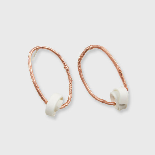 boucles_doreilles_ruban_porcelaine_et_cuivre_texture_atelier_christine_moquet copie | EMPREINTES Paris - EMPREINTES Paris