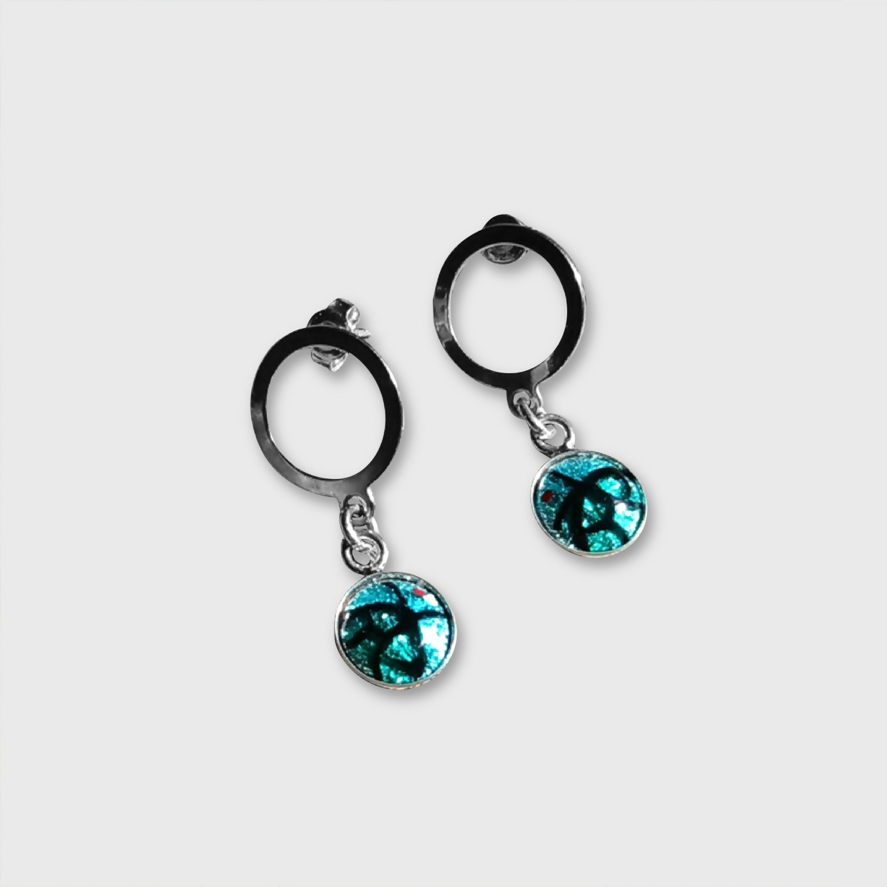 puces_doreilles_en_email_cerclage_dargent_les_emaux_arediens_lemail_grand_feu_de_limoges copie | EMPREINTES Paris