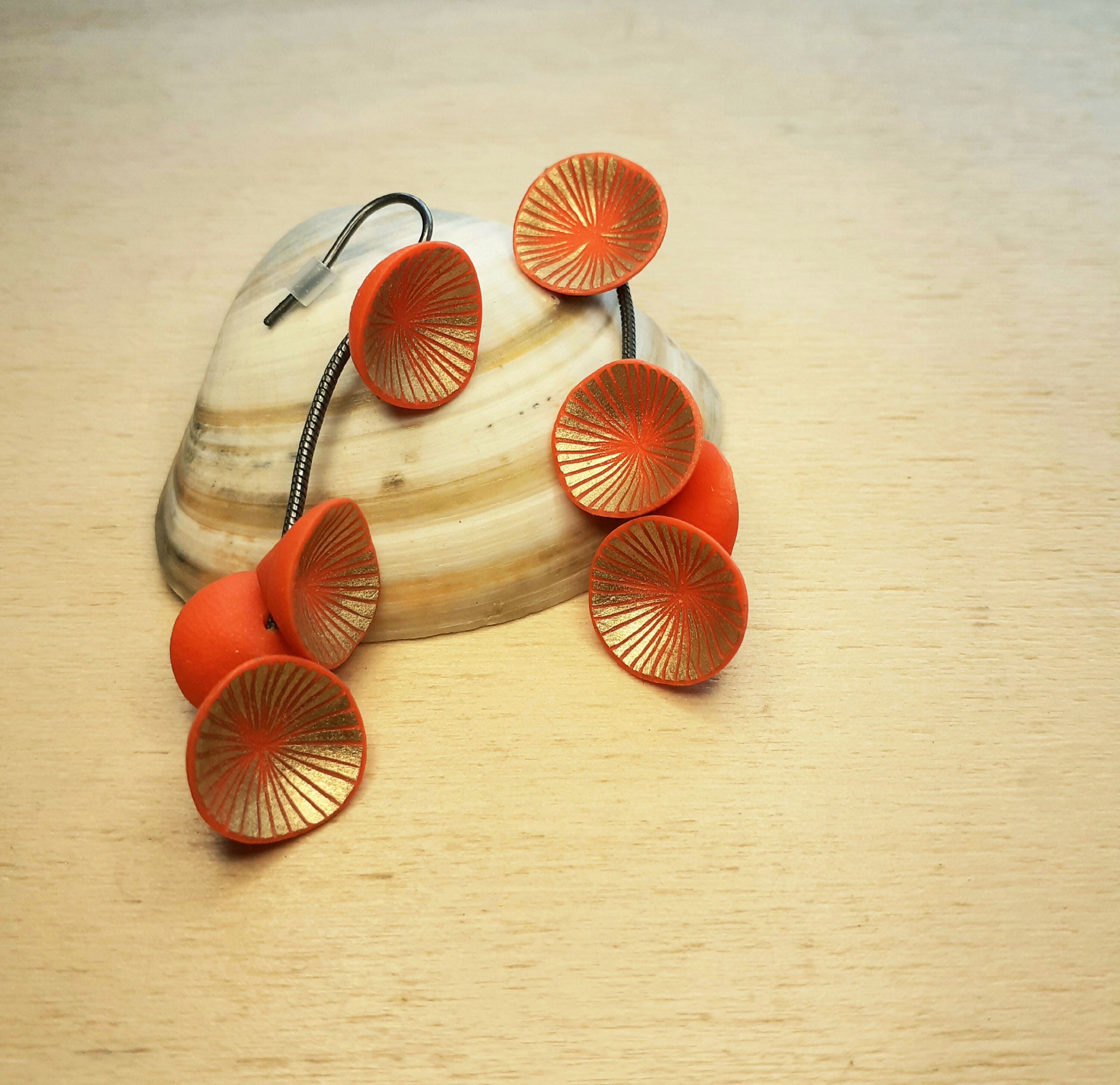 boucles_doreilles_nenuphars_souples_orange_et_or_aurelie_lejeune copie | EMPREINTES Paris