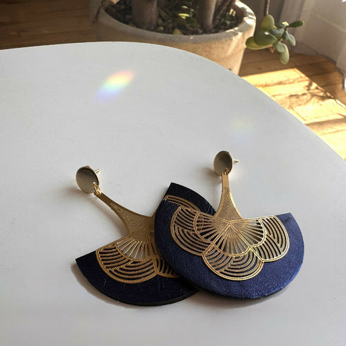 boucles_doreilles_1930_bleues_metallisees_julie_troncin_maroquinerie-Photoroom copie | EMPREINTES Paris - EMPREINTES Paris