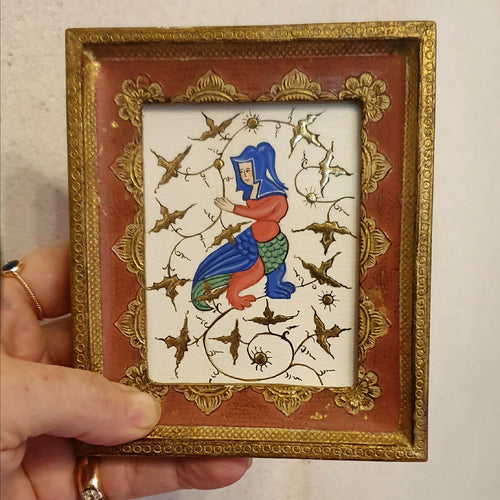 enluminure_femme_dragon_les_parchemins_dores_enluminure copie | EMPREINTES Paris - EMPREINTES Paris