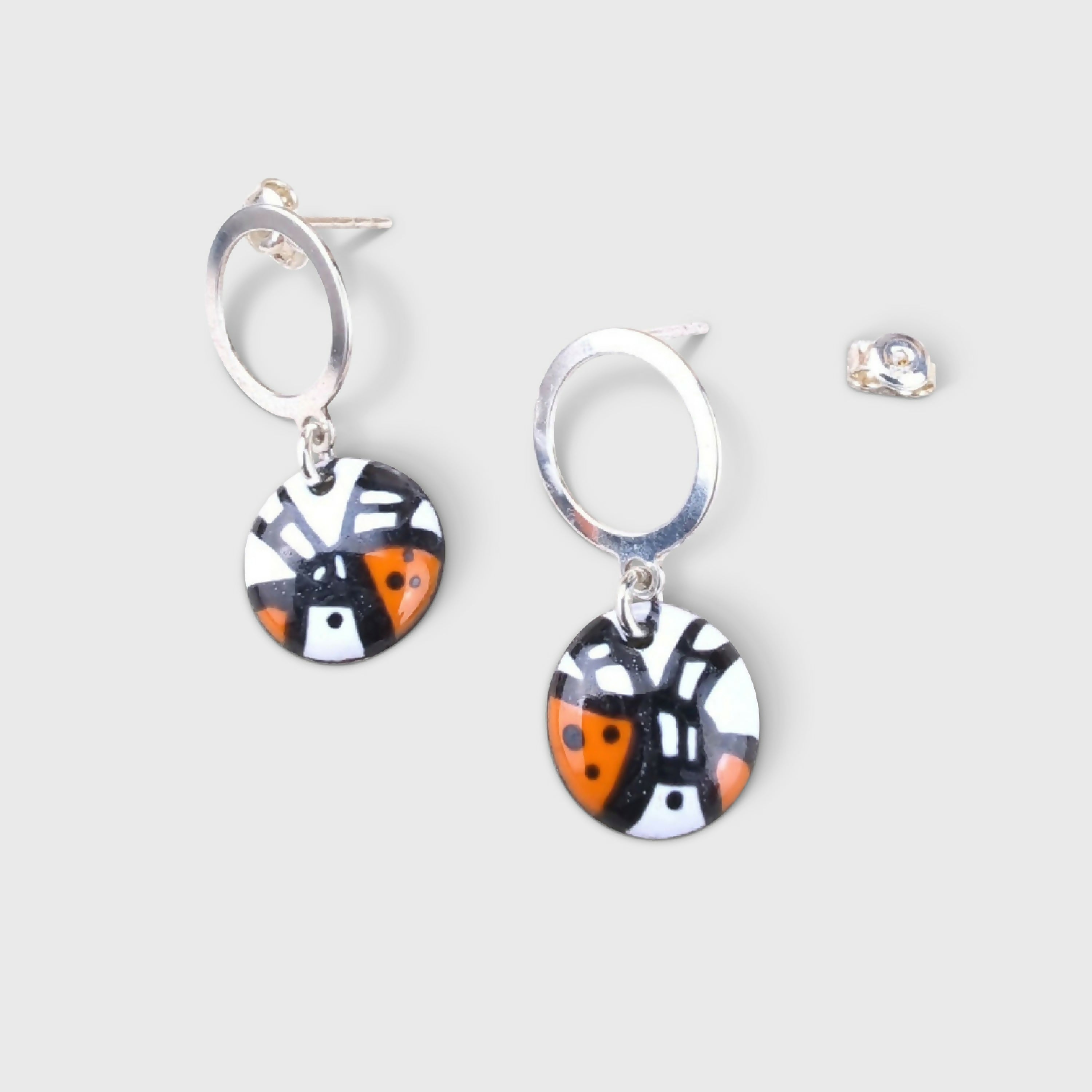 Puces d’oreilles Pop Art en Émail sur cuivre - Orange | EMPREINTES Paris