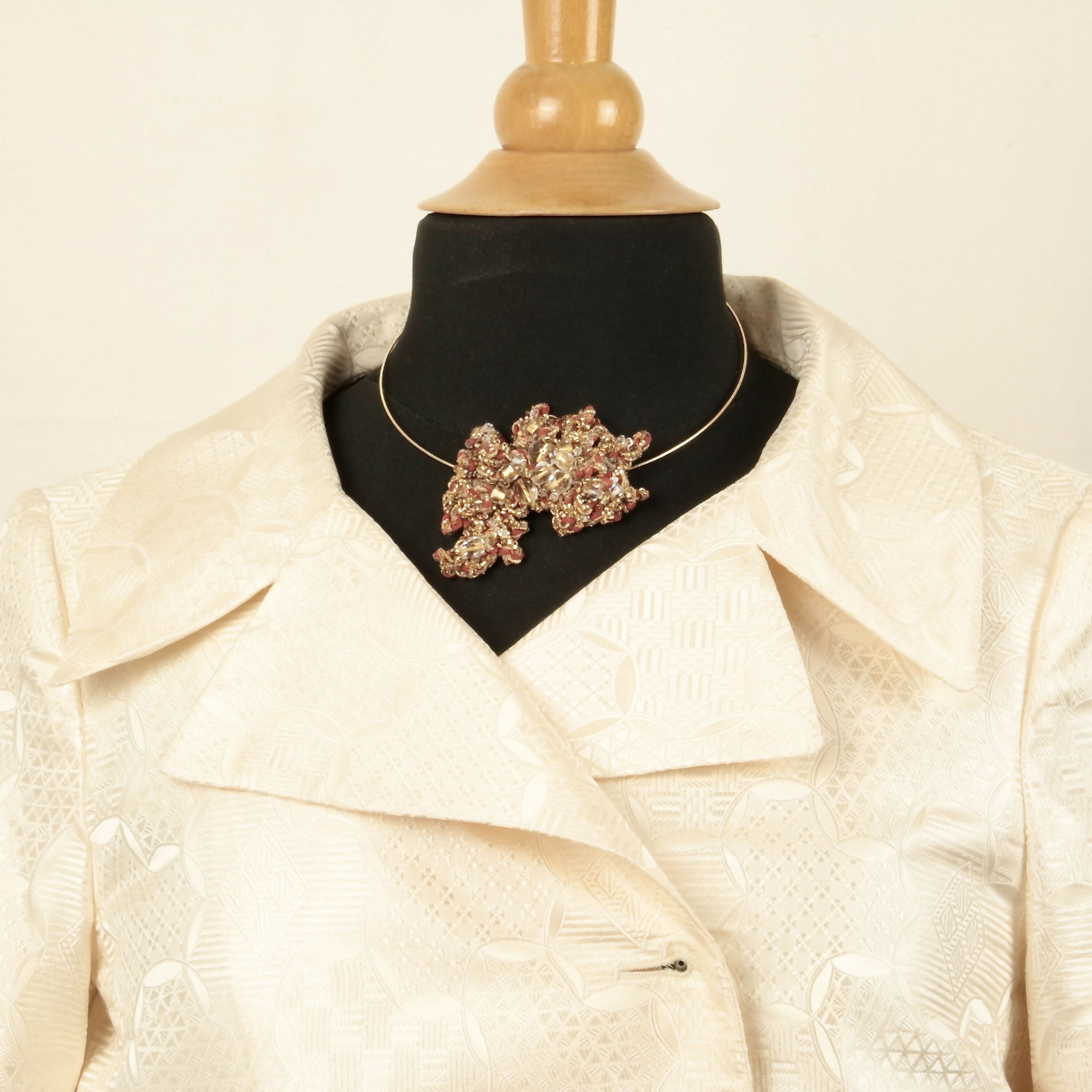 Collier Baroque or - Sculpture textile à porter | EMPREINTES Paris