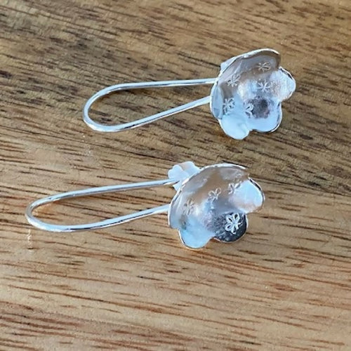 boucles_doreilles_fleurs_en_argent_massif_martele_artyssia copie | EMPREINTES Paris - EMPREINTES Paris