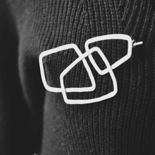 broche_anneaux_marteles_entrelaces_koeda copie | EMPREINTES Paris - EMPREINTES Paris