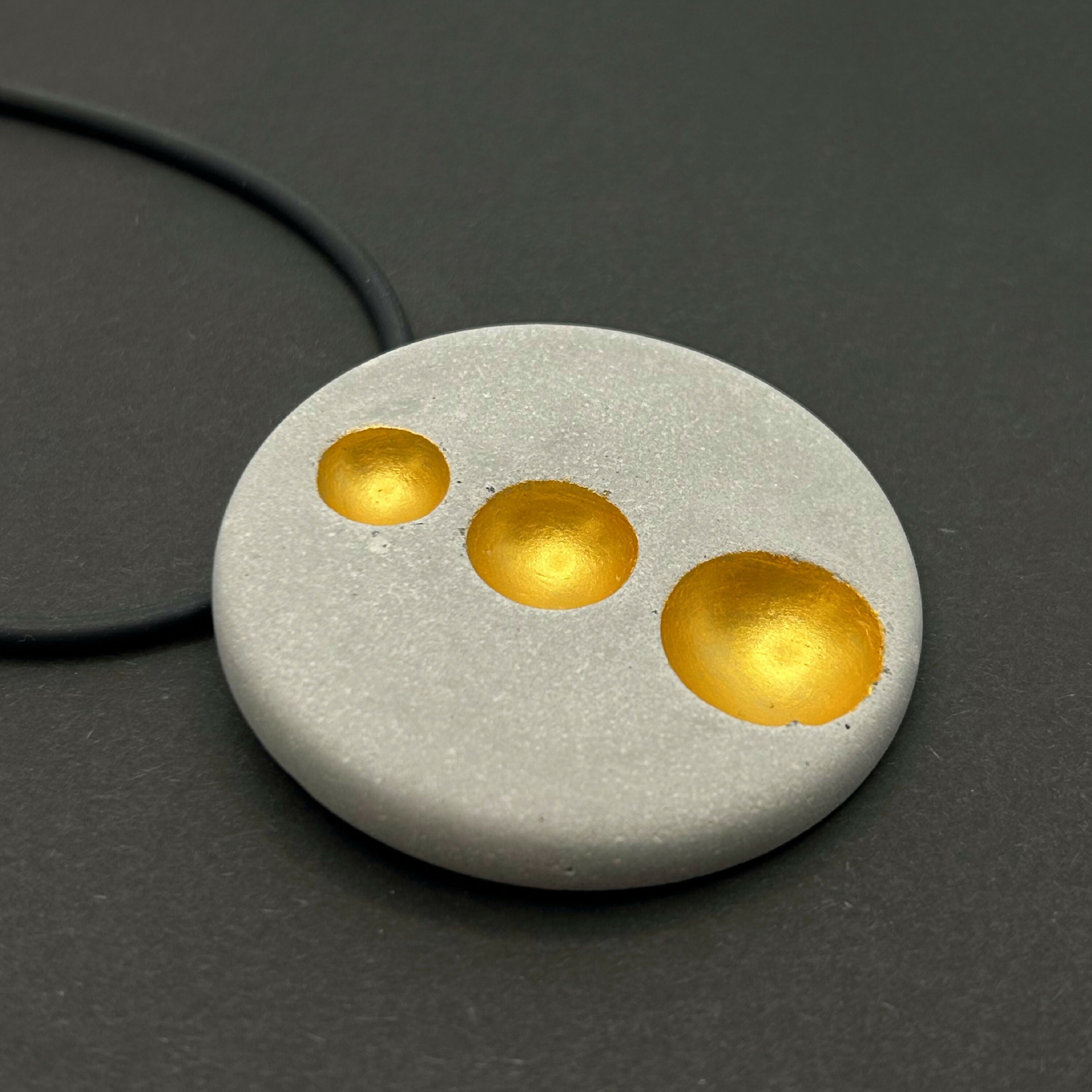 grand_collier_bulle_en_beton_icy_mouse copie | EMPREINTES Paris