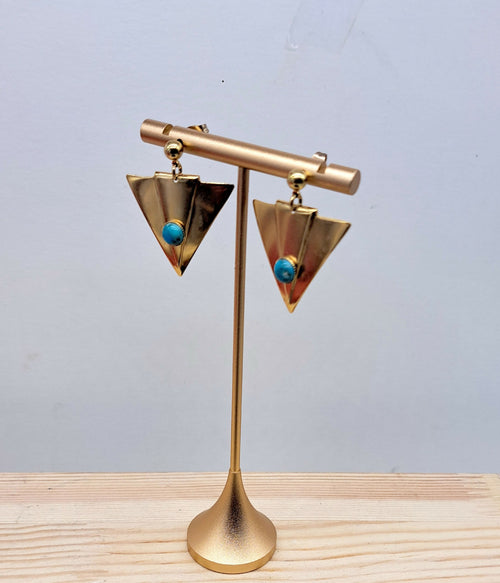 Boucles d'oreilles triangles avec turquoises | EMPREINTES Paris - EMPREINTES Paris