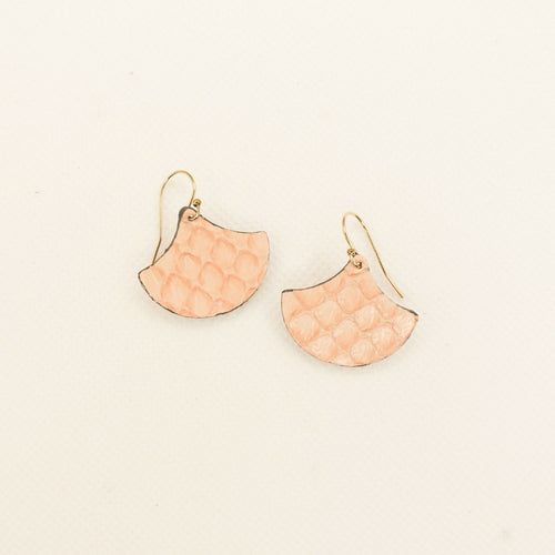 boucles_doreilles_gingko_serpent_rose_clair_25cm_julie_troncin_maroquinerie copie | EMPREINTES Paris - EMPREINTES Paris