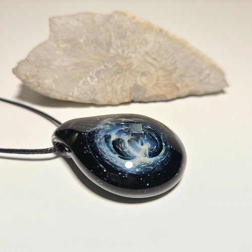 pendentif_galaxie_en_verre_souffle_unisexe_se_creations copie | EMPREINTES Paris - EMPREINTES Paris