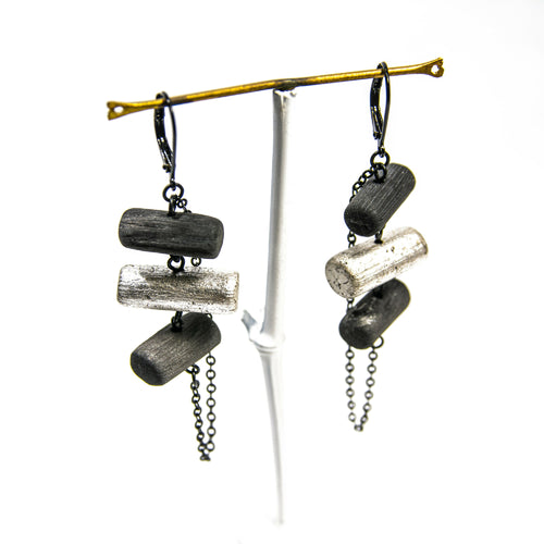 Boucles d’oreilles YAYOI-TSUBUTSUBU-PALLA 2 - charcoal copie | EMPREINTES Paris - EMPREINTES Paris