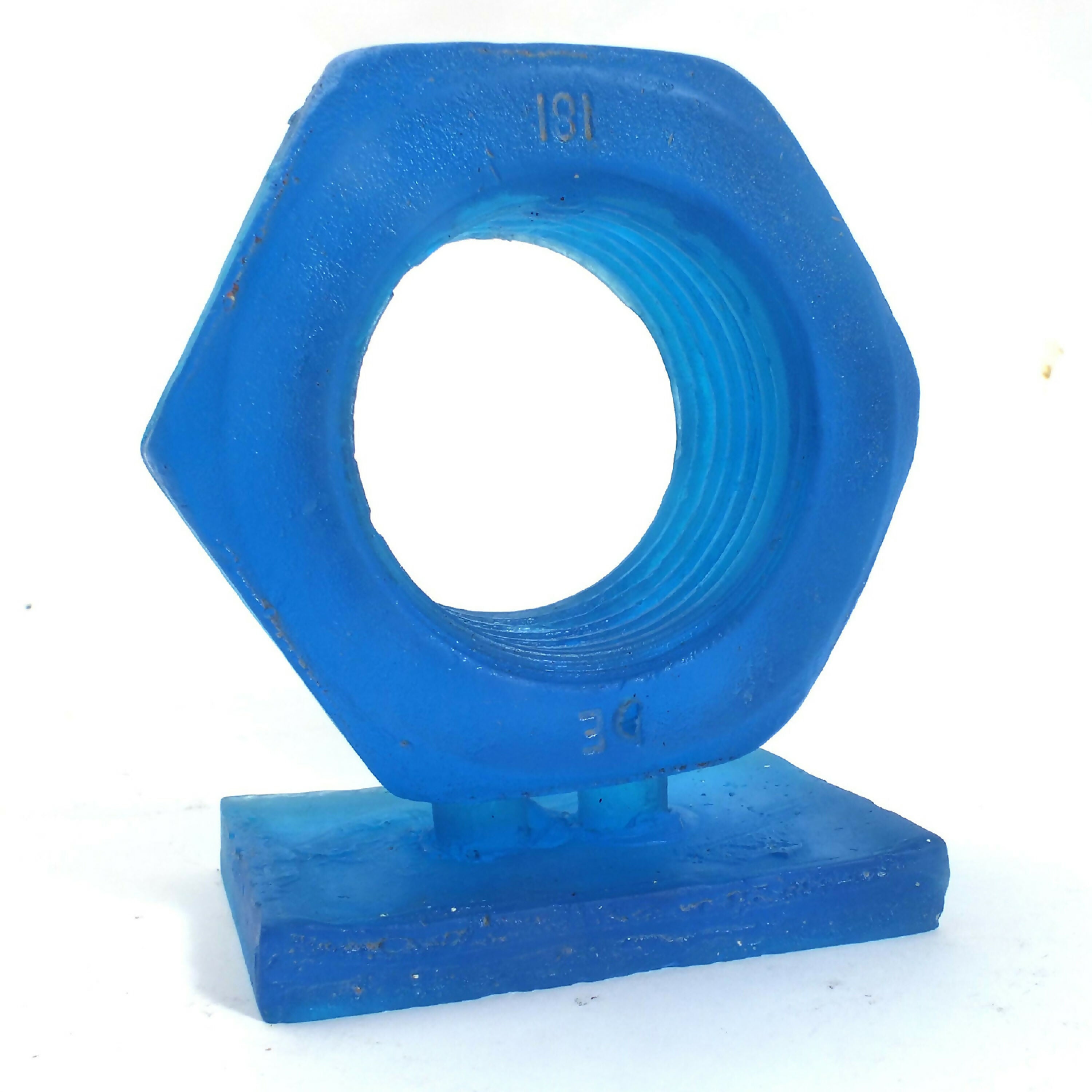 Gros écrou sur socle en pâte de cristal | EMPREINTES Paris