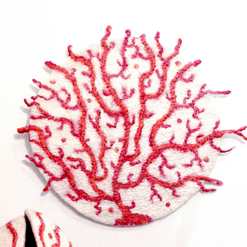 Tenture ronde en feutre de laine décor Corail rouge - lanzetta copie | EMPREINTES Paris - EMPREINTES Paris