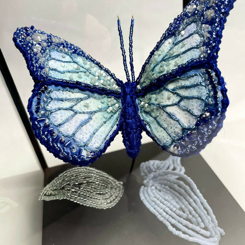 papillon_bleu_sur_feuilles_agathe_you copie | EMPREINTES Paris - EMPREINTES Paris