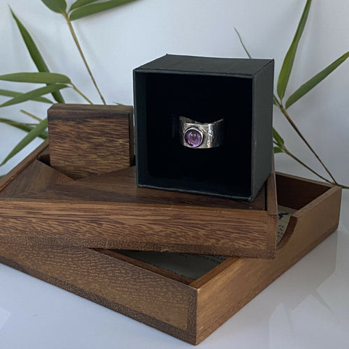 bague_bandeau_en_argent_massif_cabochon_en_amethyste_serti_clos_artyssia2 copie | EMPREINTES Paris - EMPREINTES Paris