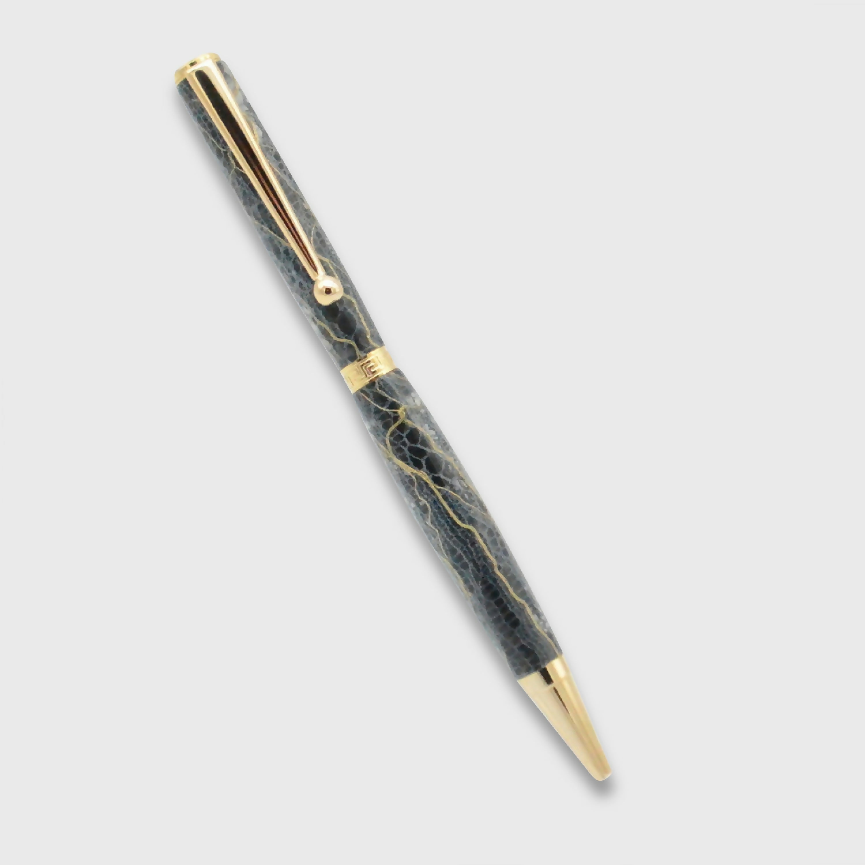 stylo_bille_en_dentelle_de_calais_caudry_i004_benjamin_pamart copie | EMPREINTES Paris