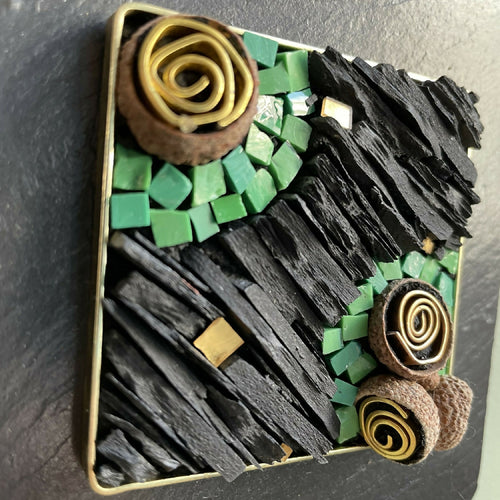 tableau_mini_en_mosaique_vert_ardoise_cupules_musea_mosaique copie | EMPREINTES Paris - EMPREINTES Paris