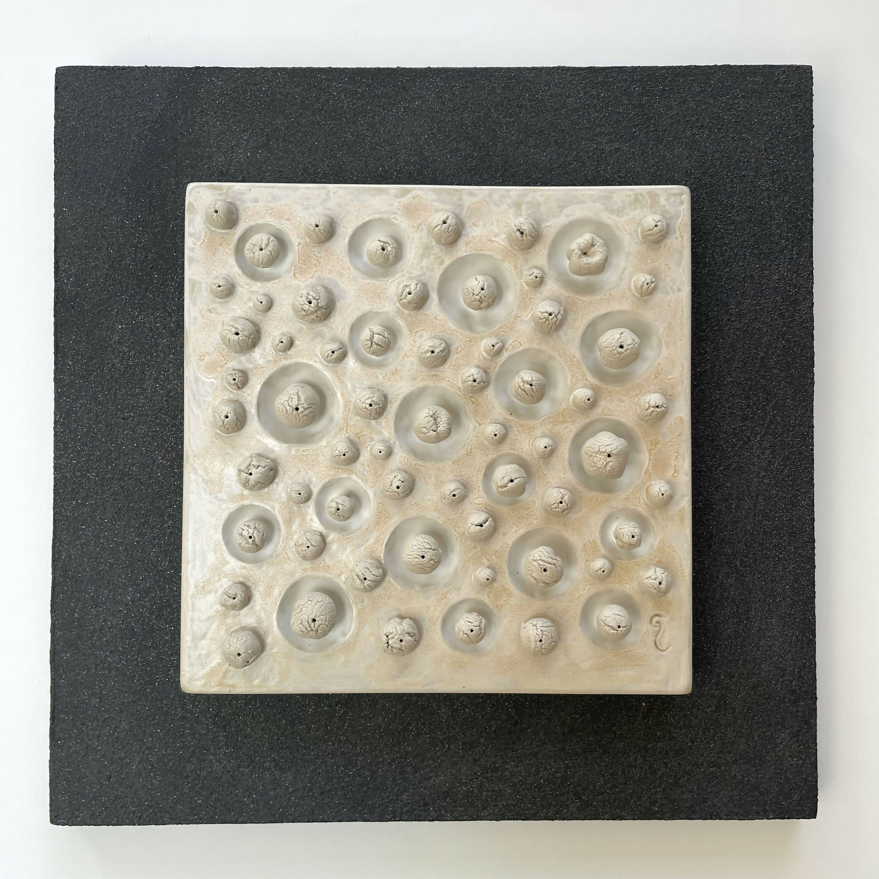 r6TmBNVYJO | EMPREINTES Paris