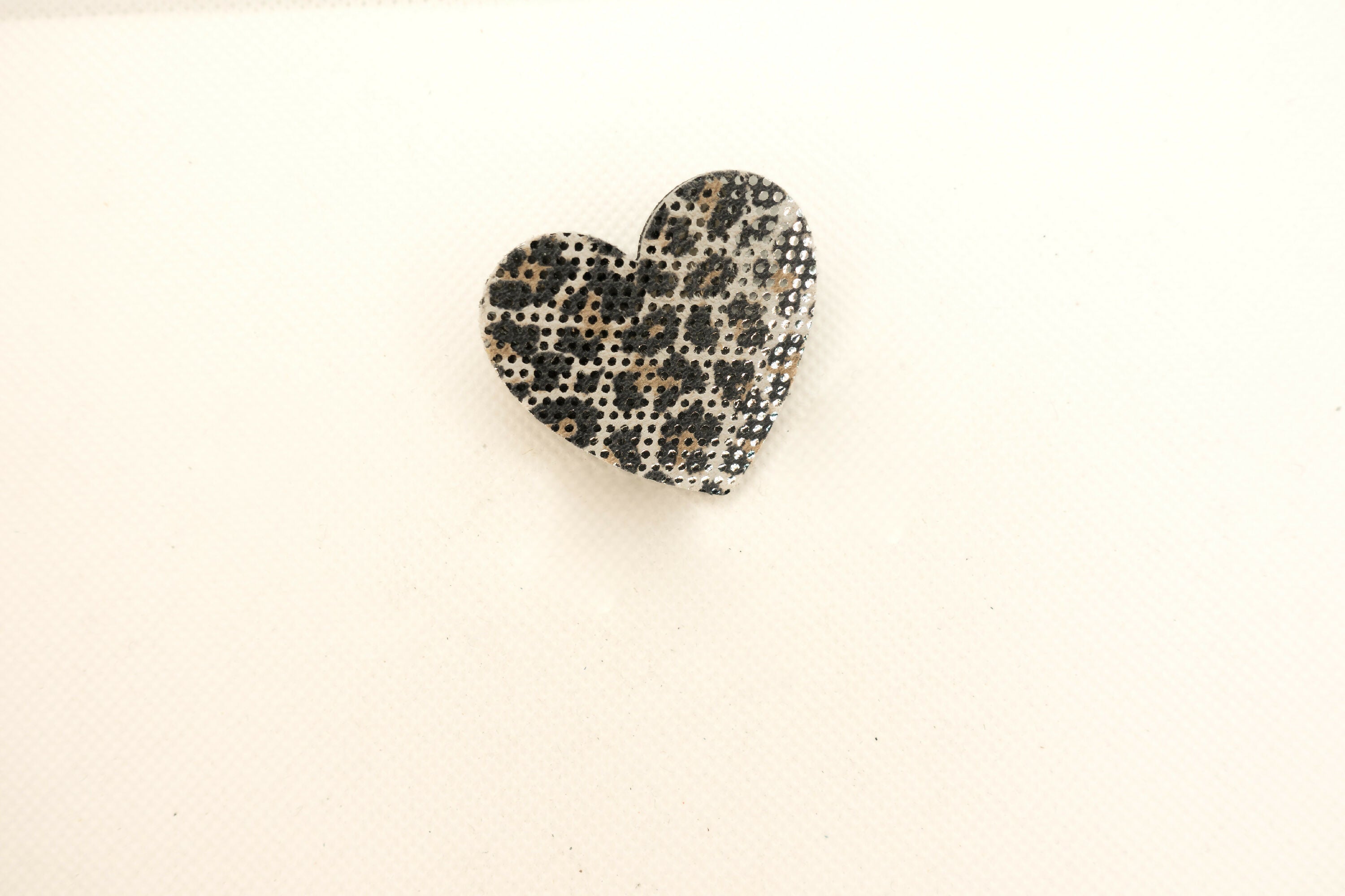 broche_coeur_leopard_2_julie_troncin_maroquinerie | EMPREINTES Paris