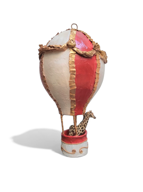 Sculpture montgolfière avec sa girafe voyageuse. | EMPREINTES Paris - EMPREINTES Paris