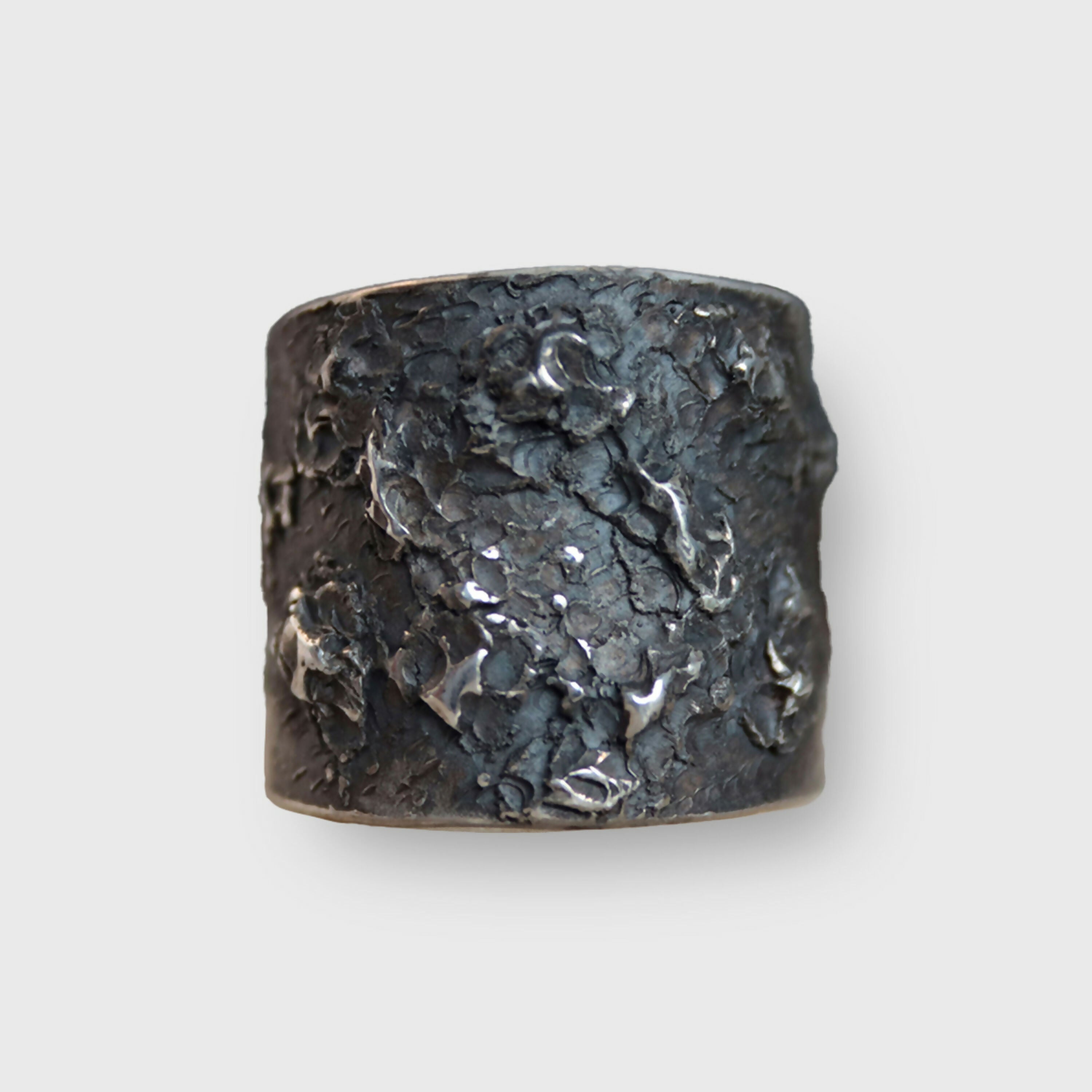 bague_la_tempete_i_piece_unique_t59_en_argent_pur_patine_gris_fonce_sol_billeke copie | EMPREINTES Paris