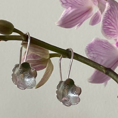boucles_doreilles_fleurs_en_argent_massif_martele_artyssia copie | EMPREINTES Paris - EMPREINTES Paris
