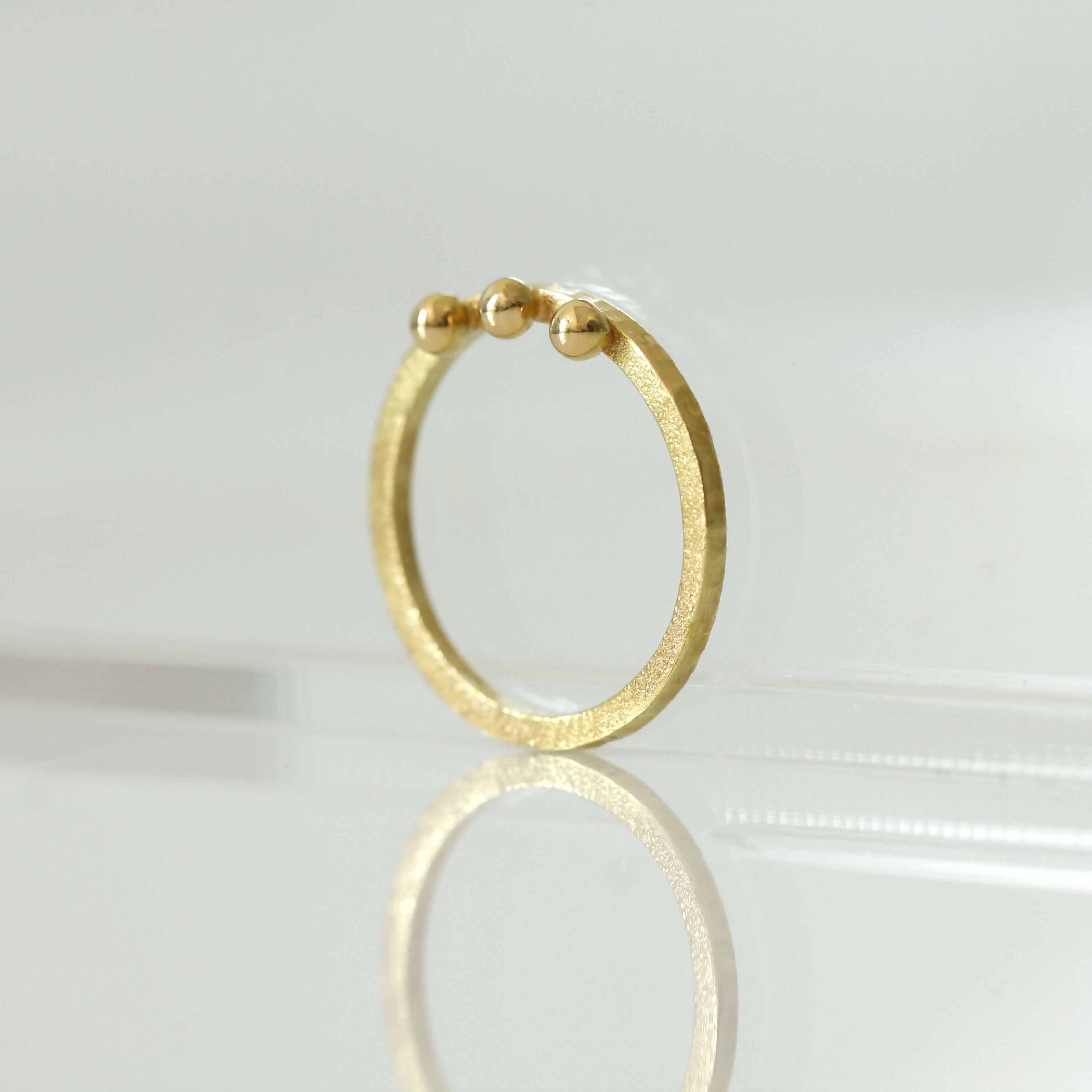 bague_granae_–_or_jaune_18k_criska copie | EMPREINTES Paris