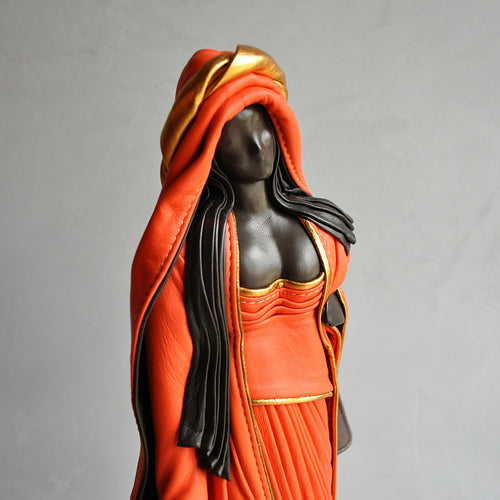 Sculpture Femme orange debout | EMPREINTES Paris - EMPREINTES Paris