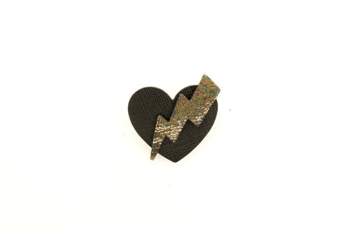 broche_coup_de_foudre_noire_eclair_dore_1_julie_troncin_maroquinerie | EMPREINTES Paris - EMPREINTES Paris