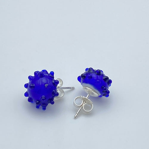 boucles_doreilles_puces_en_verre_bleu_cobalt_lathoumetie_helene copie | EMPREINTES Paris - EMPREINTES Paris