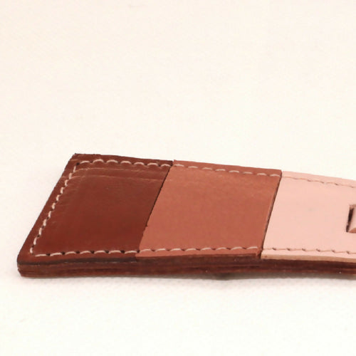 porte_cle_pennant_en_cuir_version_n°2–_terre_de_sienne_et_vigne_sylvie_strohl | EMPREINTES Paris - EMPREINTES Paris