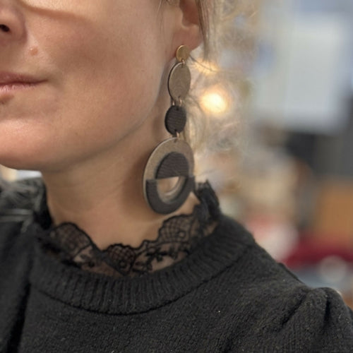 boucles_doreilles_retro_chic_bordeauxnoires_julie_troncin_maroquinerie copie | EMPREINTES Paris - EMPREINTES Paris