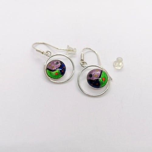 Boucles d'oreilles en émail sur feuille d'argent bleu, vert, mauve | EMPREINTES Paris - EMPREINTES Paris