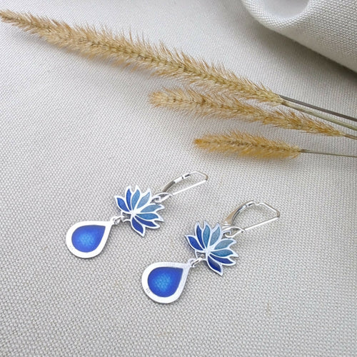 Les Lotus bleus- Boucles d'oreilles en émail | EMPREINTES Paris - EMPREINTES Paris