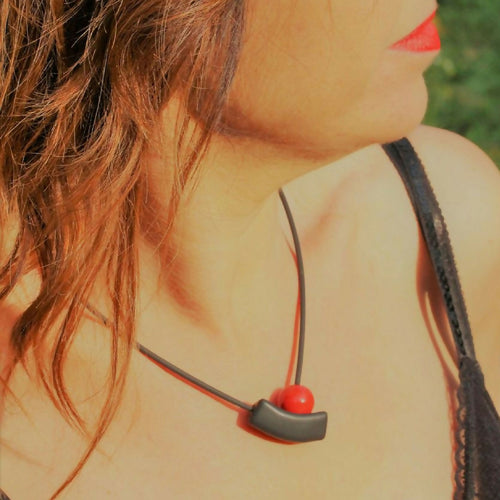 collier_atome_en_ceramique_coloree_et_tour_de_cou_noir_2_andreani_creations copie | EMPREINTES Paris - EMPREINTES Paris