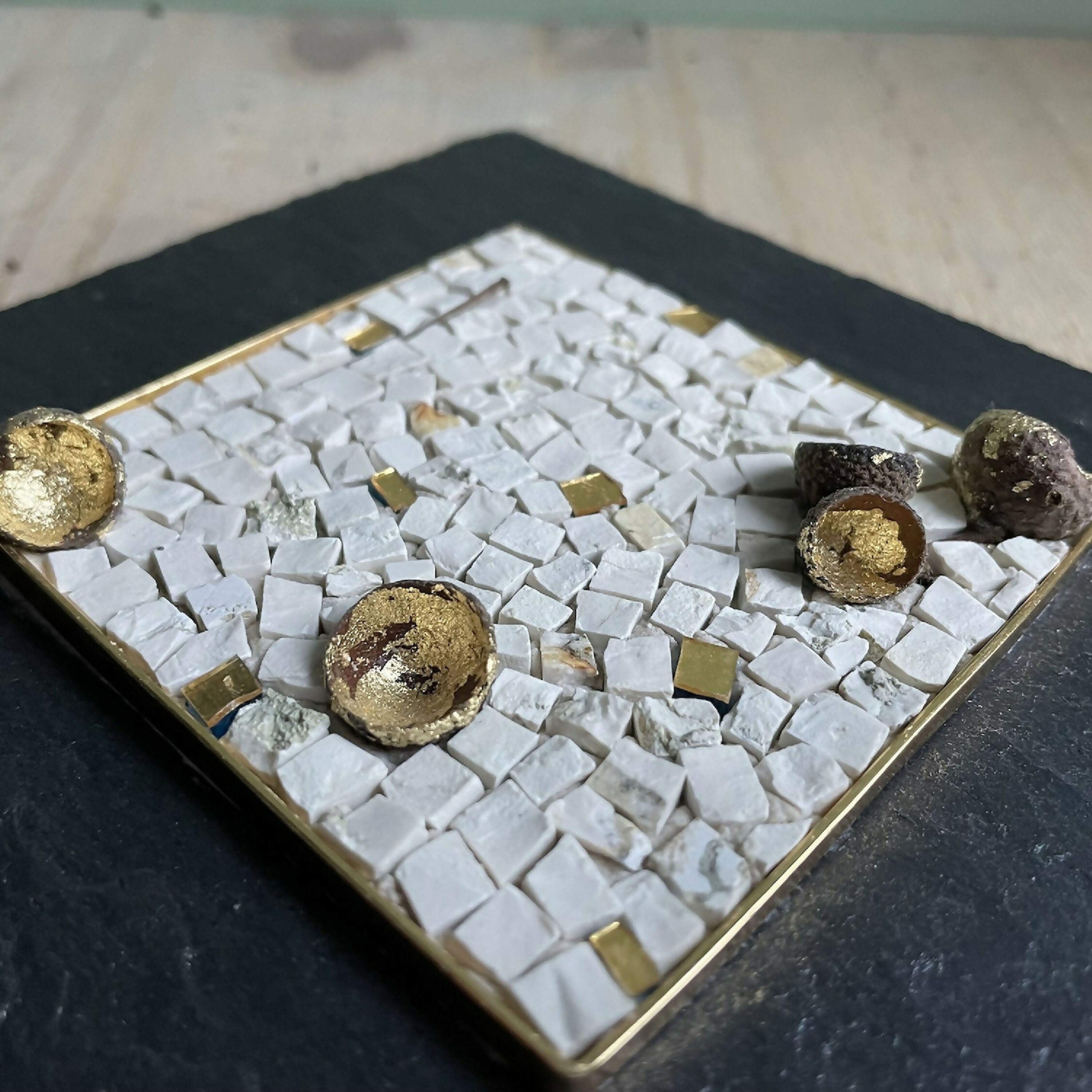 tableau_mosaique_sur_ardoise_musea_mosaique copie | EMPREINTES Paris