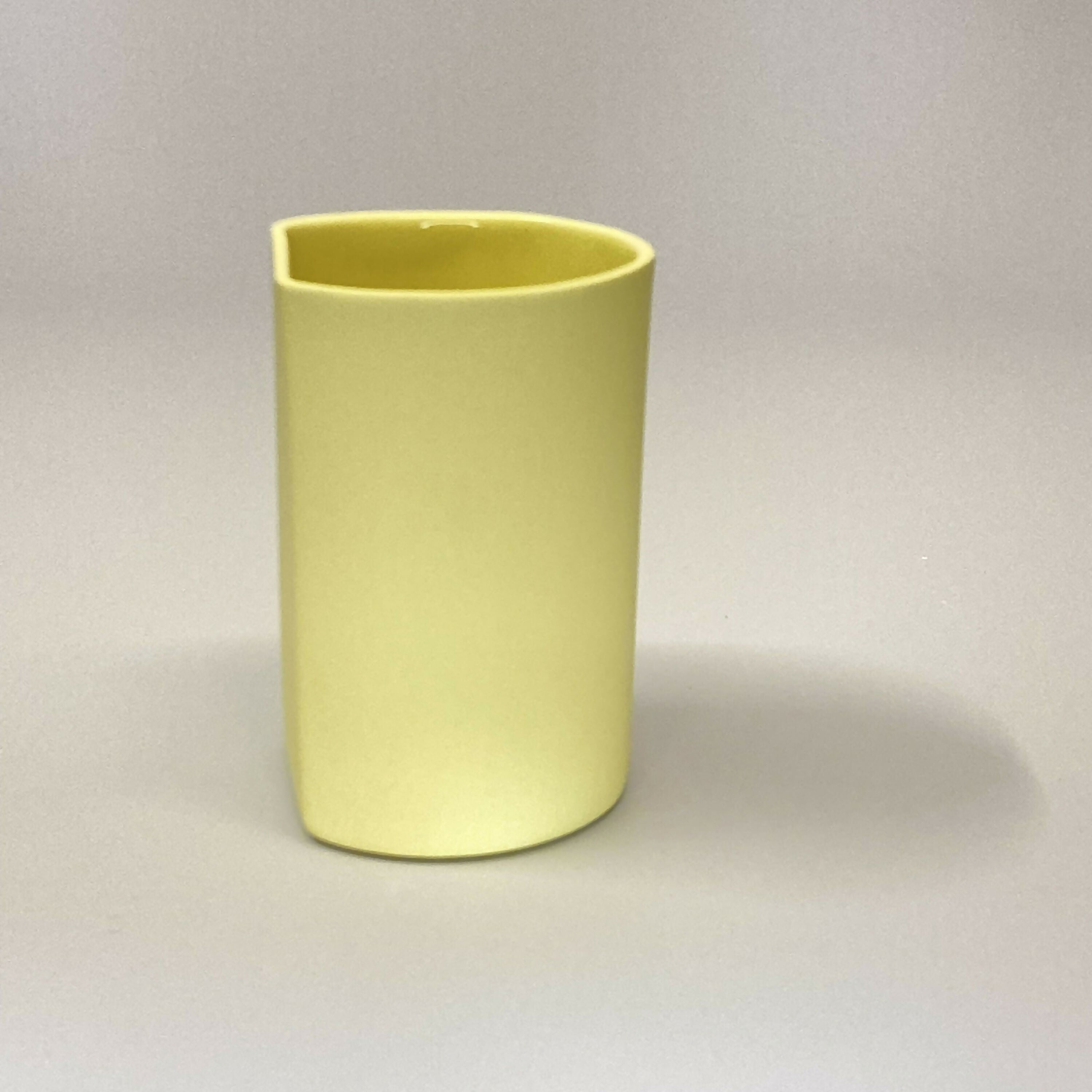 gobelet_jaune_un_pan_n°2_2gceramic copie | EMPREINTES Paris
