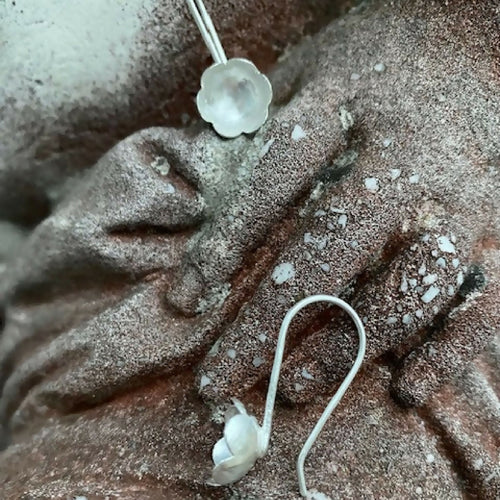 boucles_doreilles_fleurs_en_argent_massif_martele_artyssia copie | EMPREINTES Paris - EMPREINTES Paris